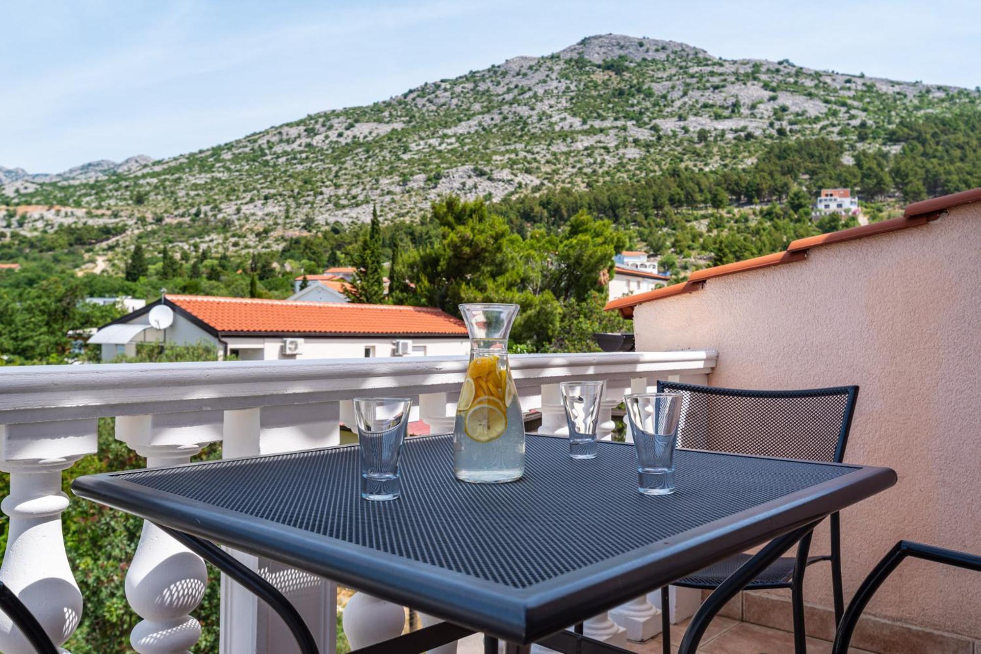 Apartments Prkacin 2 Стариград-Пакленица Екстериор снимка